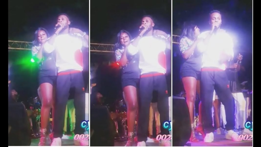 Concert d’Héritier Watanabe à Lubumbashi en présence de Cynthia Kapash, chroniqueuse musicale