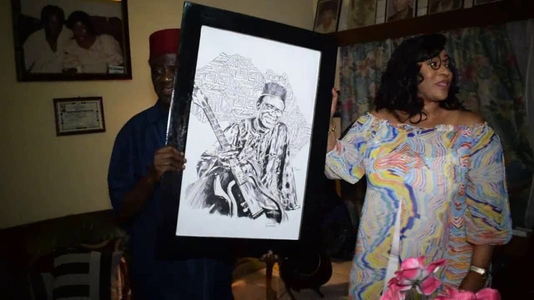 Papa Lutumba Simaro reçoit Henriette Wamu