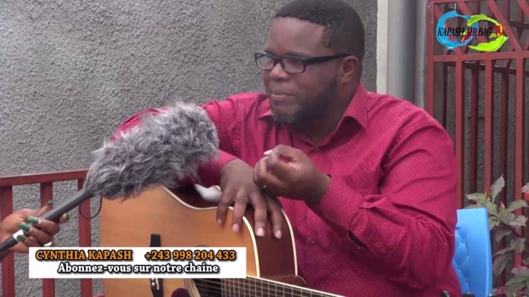 Cynthia Kapash reçoit Franck mulaja alobeli parcours na ye + Album oyo abimisi