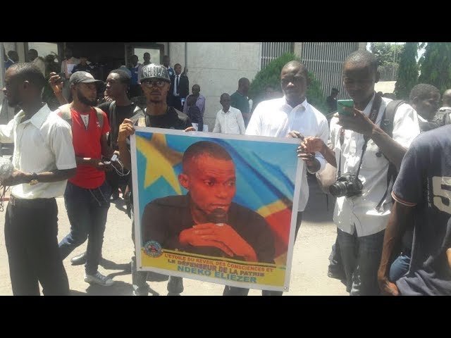 VIDEO. Arrestation de Ndeko Eliezer : les journalistes ont marché pour réclamer sa libération