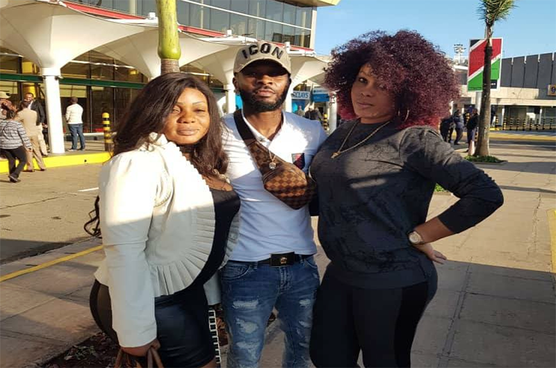 Héritier Watanabe alandi Bébé ya presse na ye Carine Mokonzi, Botala ndenge ba kutani na… Héritier Watanabe alandi Bébé ya presse na ye Carine Mokonzi, Botala ndenge ba kutani na…