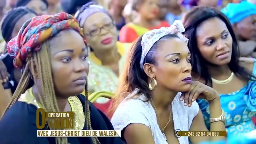 Scandale : Ndoki abundisi Kabundi Walesa en pleine église bo kondima te, Botala bino moko