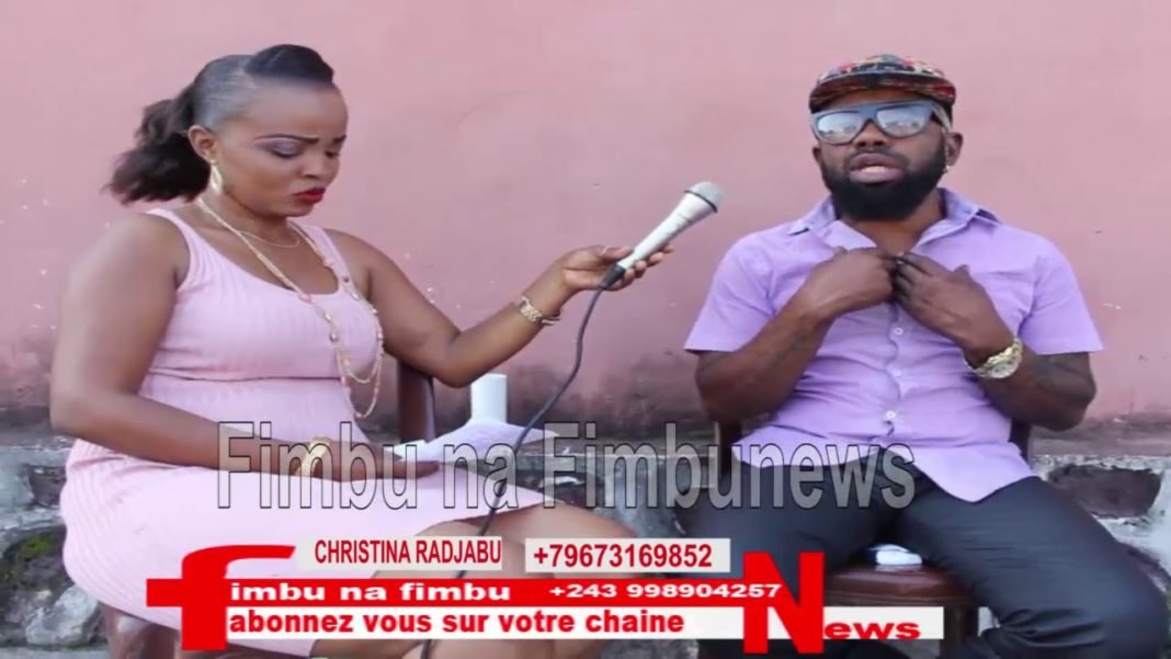 Honorable Lobeso aleli musicien moko a fandeli musique na ye na molili