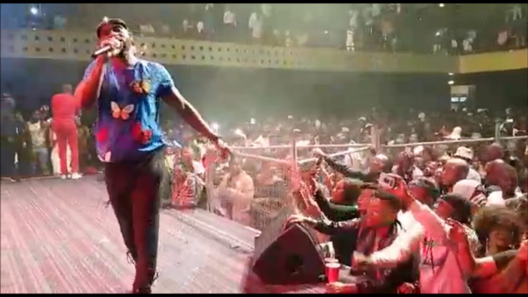 Fally Ipupa – Concert à Harare (Intégralité) Fally Ipupa – Concert à Harare (Intégralité)