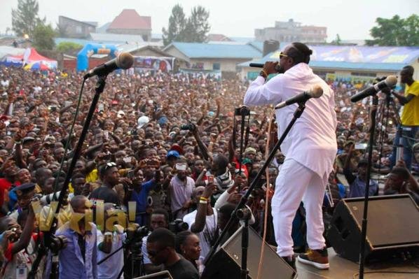 Werrason ambassadeur de la paix asali don na ba réfugiés ya huerre d’Ituri na Bunia