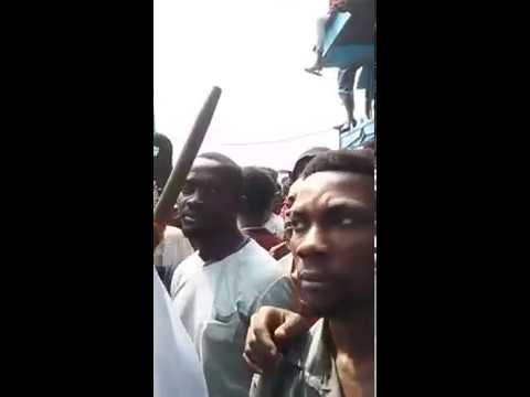 VIDEO. Suivez Jean-Pierre Bemba au siège du MLC, Plein à craquer VIDEO. Suivez Jean-Pierre Bemba au siège du MLC, Plein à craquer