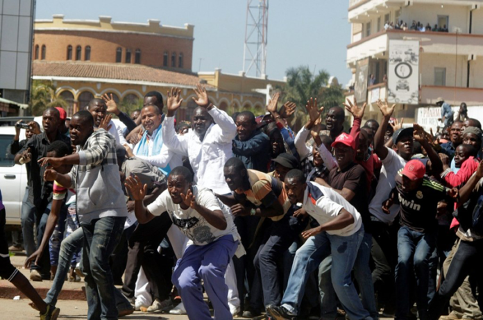 moise-katumbi-lubumbashi-supporters