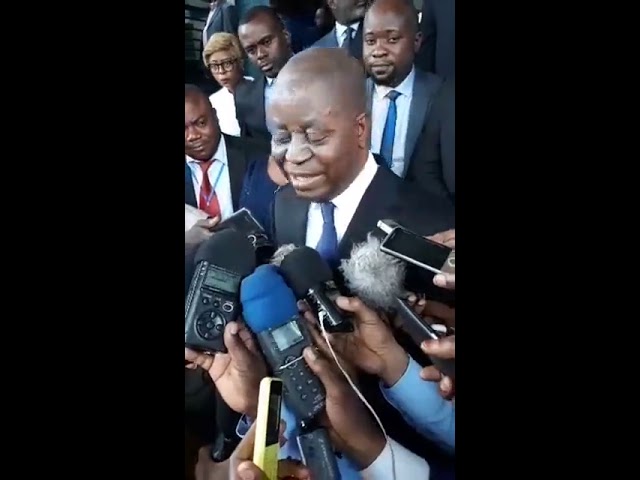 Suivez le message d’Adolphe Muzito après le dépôt de sa candidature à la Ceni Suivez le message d’Adolphe Muzito après le dépôt de sa candidature à la Ceni