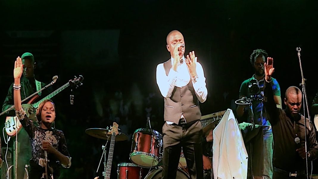 Mike Kalambay – Moninga Malamu (Live)