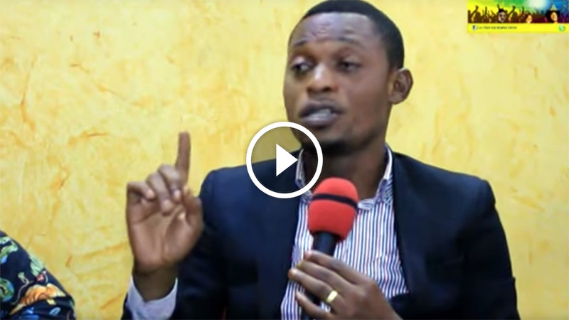 Vincent Tshiluizi très en colère contre les chroniqueurs qui insultent les musiciens Vincent Tshiluizi très en colère contre les chroniqueurs qui insultent les musiciens