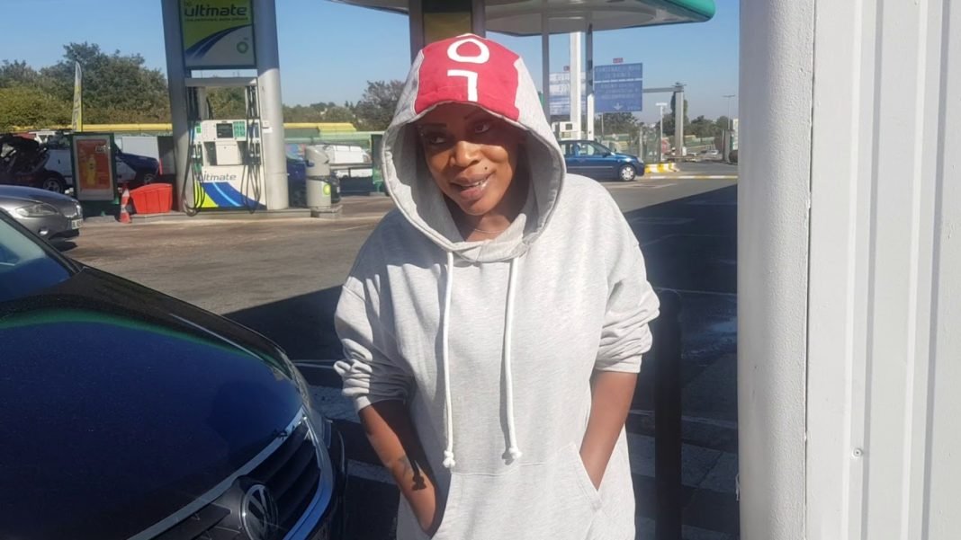 Réaction de Grace Mbizi sur la vidéo de Papy Mboma qui secoue le web Réaction de Grace Mbizi sur la vidéo de Papy Mboma qui secoue le web