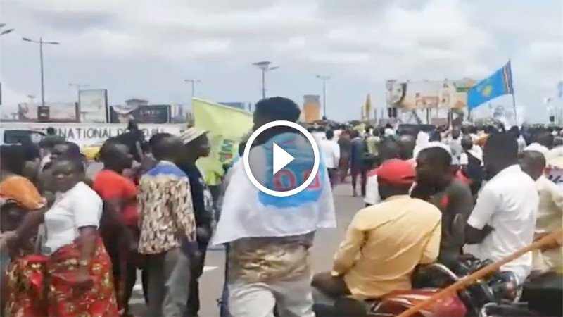 Première vidéo du retour de Martin Fayulu, Plein à craquer !