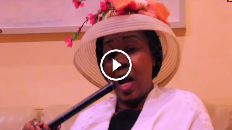 URGENT : La Prophétesse, Maman Sharufa prédit la mort de JB Mpiana