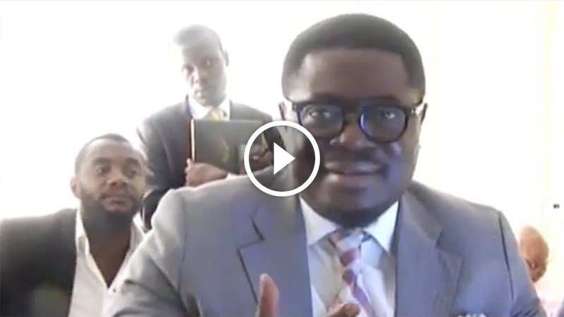 VIDEO. Devant Kamerhe, Fayulu et Matungulu, A.D Shekomba explique la machine à voter