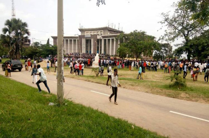 unikin-manifesttaions-etudiants-15112018