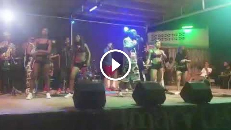 Incroyable! Fabregas Chante Fally Ipupa