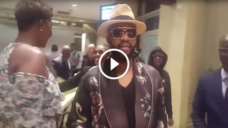VIDEO de l’arrivée de Fally Ipupa à Abidjan