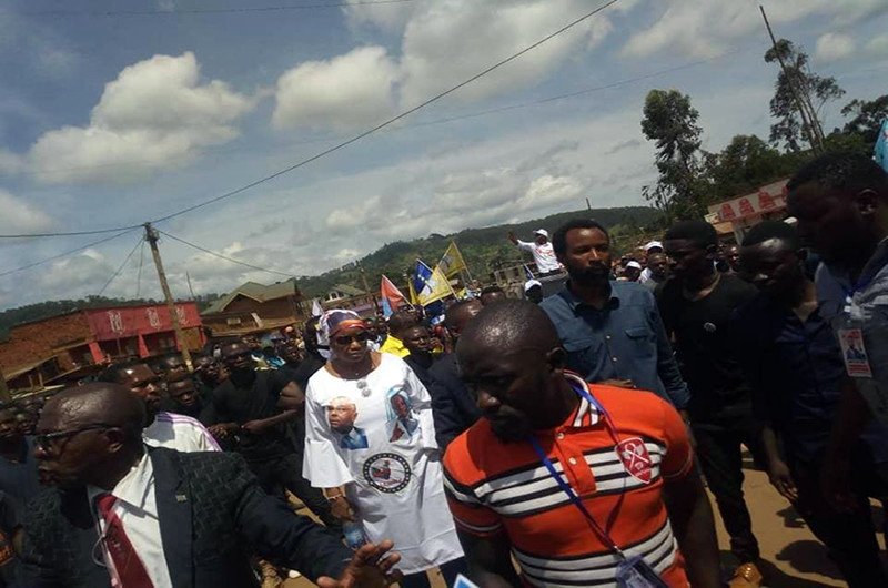 Butembo : Fayulu accompagné d’une marée humaine est arrivé à la place VGH