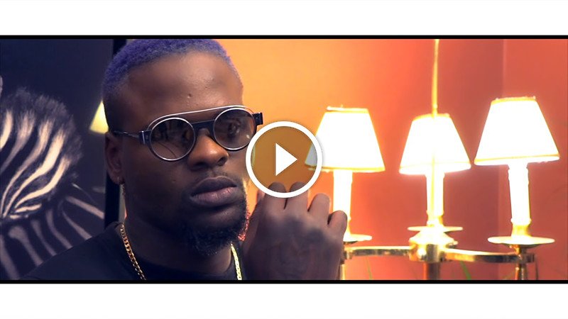 Sainthy Maitre ex copain de Carine Mokonzi face à la presse à Kinshasa