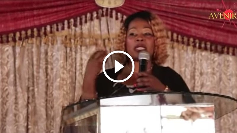 Campagne électorale : la femme de Werrason, Sylvie Mampata visite l’église Siloe à Kintambo