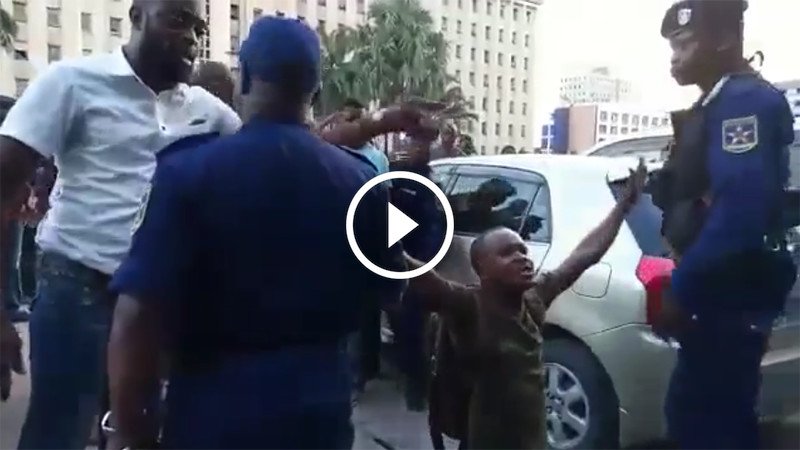 Report des élections en RDC : Réactions des congolais