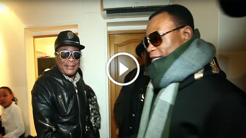 Maitre Gims et Dadju ouvrent la porte de la maison achetée pour leur père Djuna Djanana