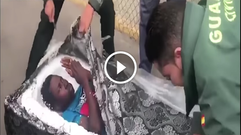 VIDEO. Ces migrants se cachaient dans des matelas VIDEO. Ces migrants se cachaient dans des matelas