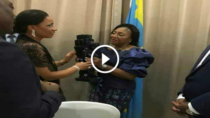 L’ex première dame de la RDC, Olive Lembe offre un cadeau à la nouvelle first lady Denise Nyakeru L’ex première dame de la RDC, Olive Lembe offre un cadeau à la nouvelle first lady Denise Nyakeru