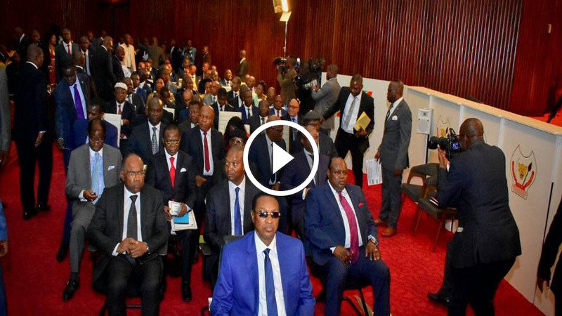 RDC : 28 ministres démissionnent tous le même jour ?