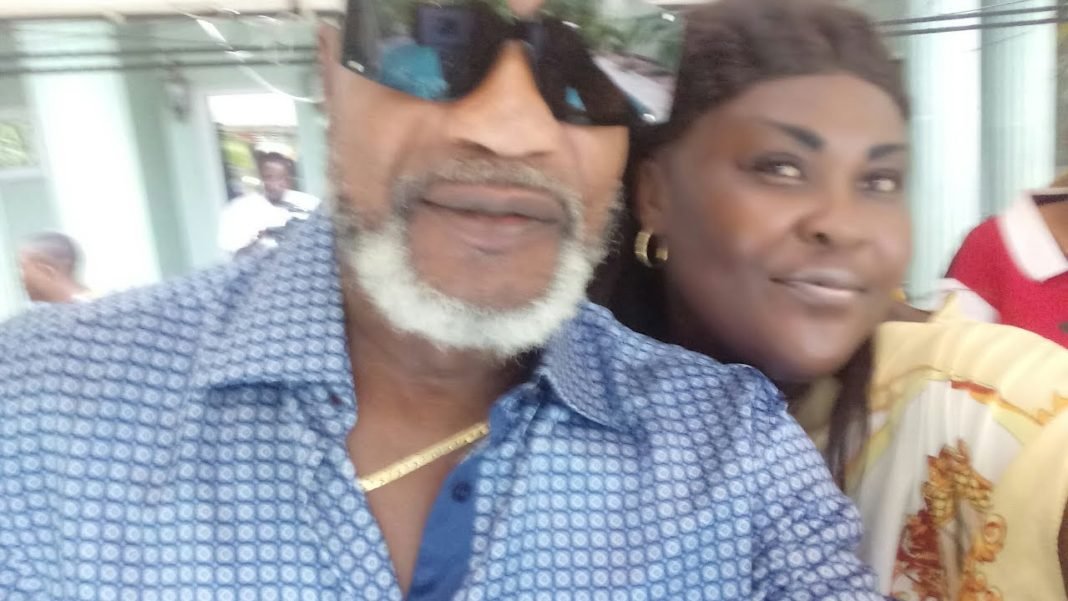 Koffi Olomide face à la presse parle de Papa Lutumba Simaro