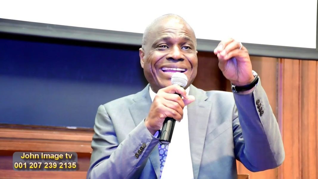 NO COMMENT : Quand Martin Fayulu répond à un représentant de Félix Tshisekedi à Chicago USA NO COMMENT : Quand Martin Fayulu répond à un représentant de Félix Tshisekedi à Chicago USA