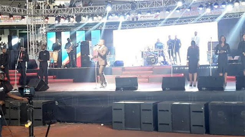 Prestation de Frère Mike Kalambay au Stade des Martyrs