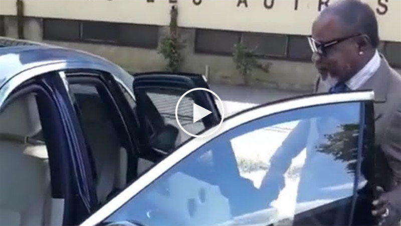 Koffi Olomide vous présente sa nouvelle « ROLLS ROYCE » Koffi Olomide vous présente sa nouvelle « ROLLS ROYCE »