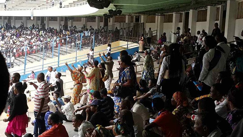 Les chrétiens de différentes confessions religieuses participent au culte d’action de grâce