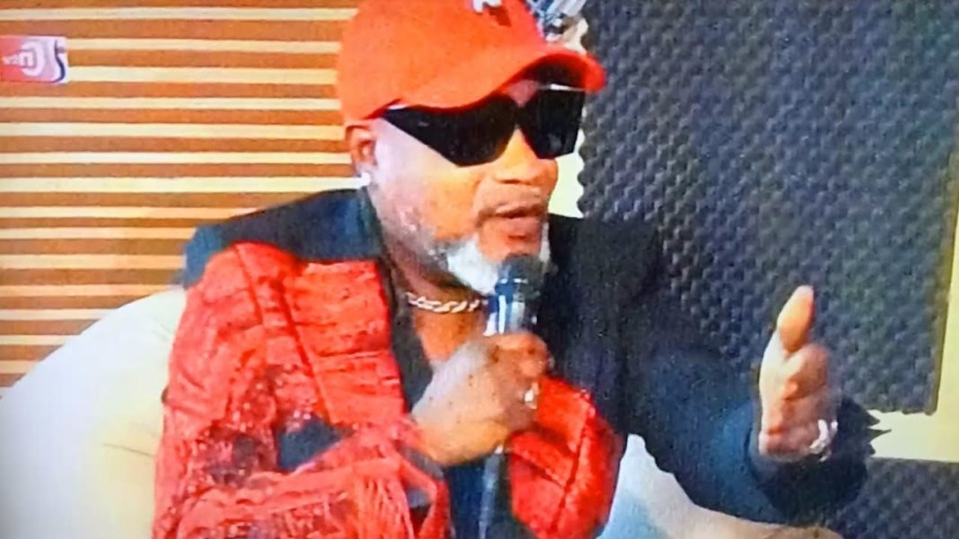 Koffi Olomide de retour à Kinshasa, très choqué bafingi maman na ye. Boyoka makambu alobi