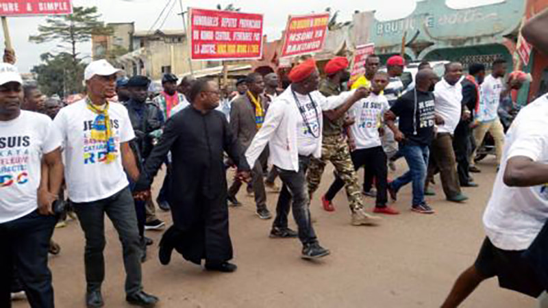 RDC : Les « Jeunes Leaders du Kongo-Central » rejettent le vote « corrompu » des députés contre le réquisitoire du Procureur (mémo) RDC : Les « Jeunes Leaders du Kongo-Central » rejettent le vote « corrompu » des députés contre le réquisitoire du Procureur (mémo)