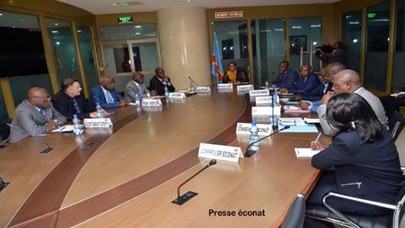 RDC: des pétroliers plaident pour la »consignation » et rassurent la ministre de l’Economie qu’il n’y aura pas de rupture de stock en carburant RDC: des pétroliers plaident pour la »consignation » et rassurent la ministre de l’Economie qu’il n’y aura pas de rupture de stock en carburant