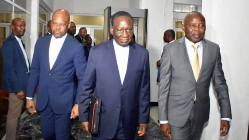 RDC : Le Premier ministre Ilunga frappe du poing sur la table RDC : Le Premier ministre Ilunga frappe du poing sur la table