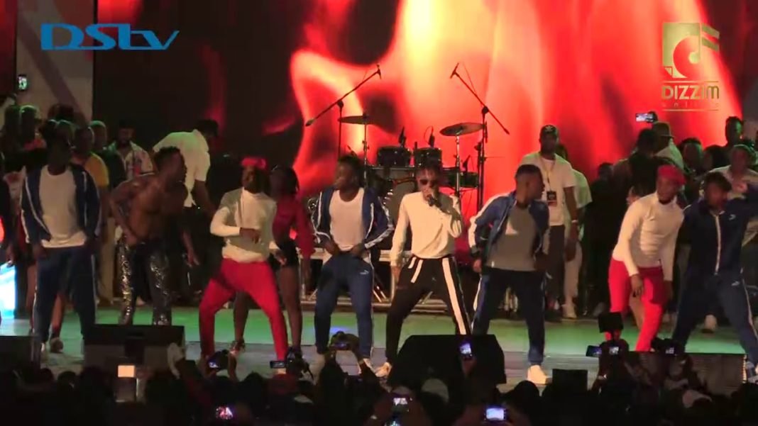 Exclusivité : Diamond Platnumz feat Innoss’B au Festival Wasafi (Yo Pe Remix)
