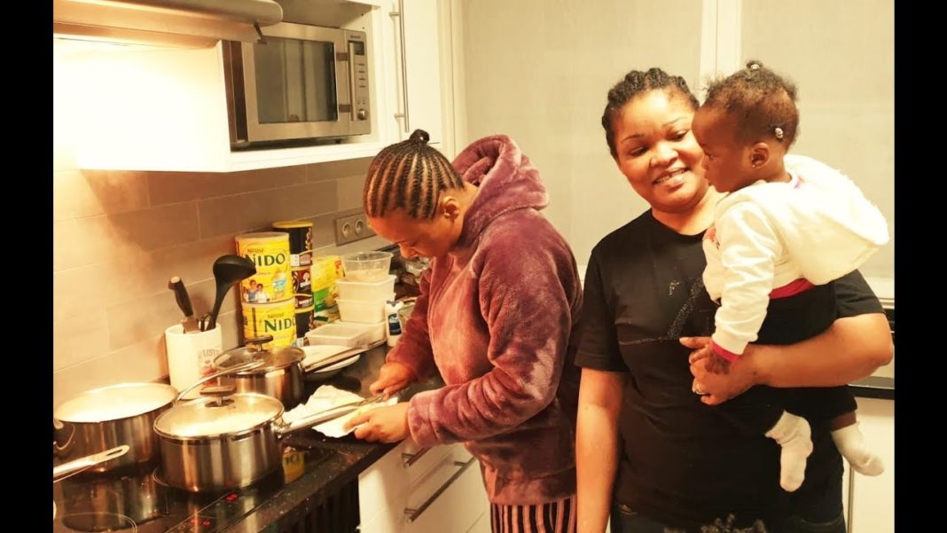 Télé Réalité : L’ex première dame de la RDC Olive Lembe et Ariachou font la cuisine Télé Réalité : L’ex première dame de la RDC Olive Lembe et Ariachou font la cuisine