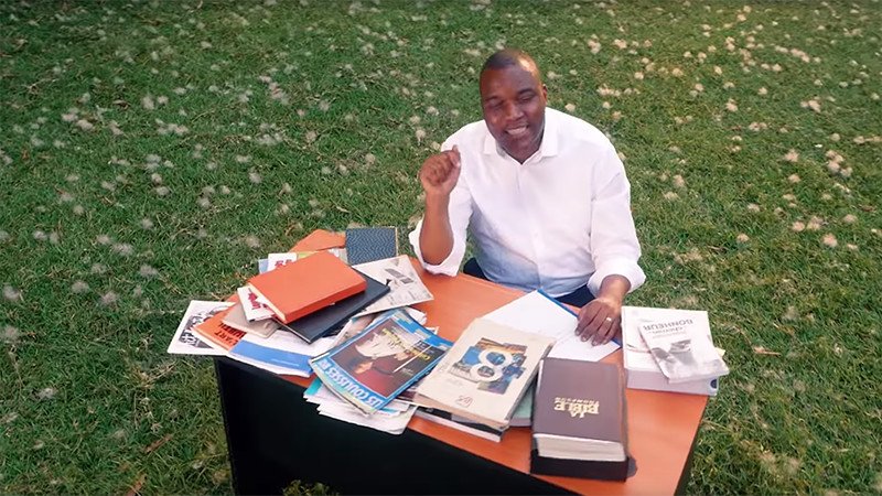 Henri Papa Mulaja – Bolingo Ya Nzambe (Clip Officiel)