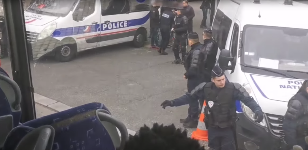 Live : Fally Ipupa et ses musiciens, Départ pour Bercy