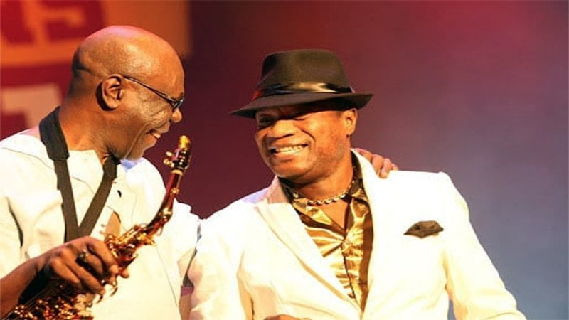 Koffi Olomide rend hommage à Manu Dibango