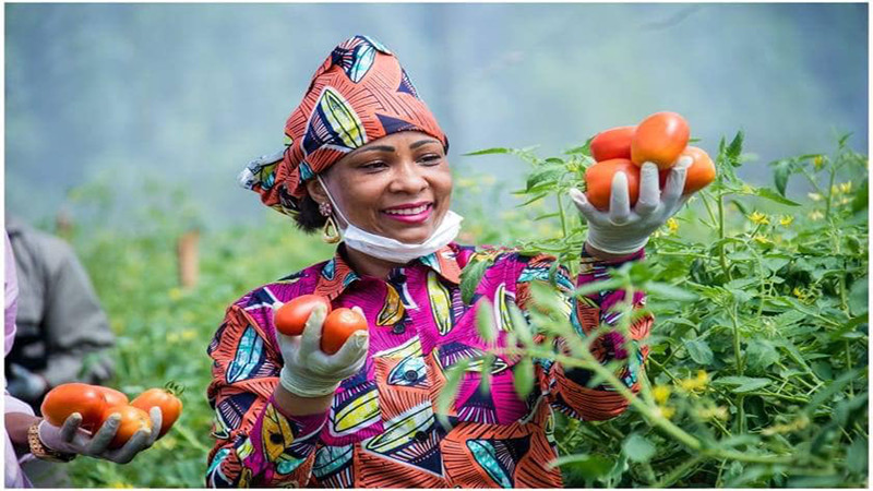 Maman Olive Lembe a procédé à l’ouverture de sa ferme espoir pour aider la population Maman Olive Lembe a procédé à l’ouverture de sa ferme espoir pour aider la population