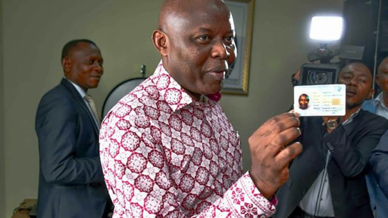 RDC – recensement à la Présidence : Vital Kamerhe est le premier à recevoir sa carte biométrique