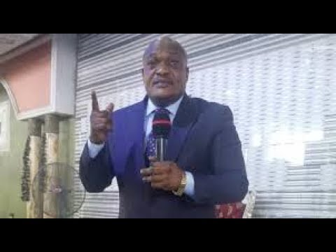 Evêque Pascal Mukuna en plein culte : « Peuple lamuka pona mboka na yo » Evêque Pascal Mukuna en plein culte : « Peuple lamuka pona mboka na yo »