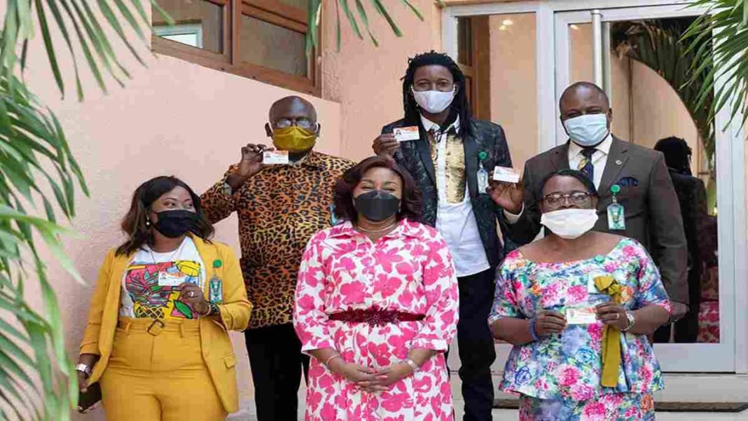 RDC : 102 comédiens et leurs dépendants bénéficient d’une assurance maladie grâce à la Fondation Denise Nyakeru Tshisekedi