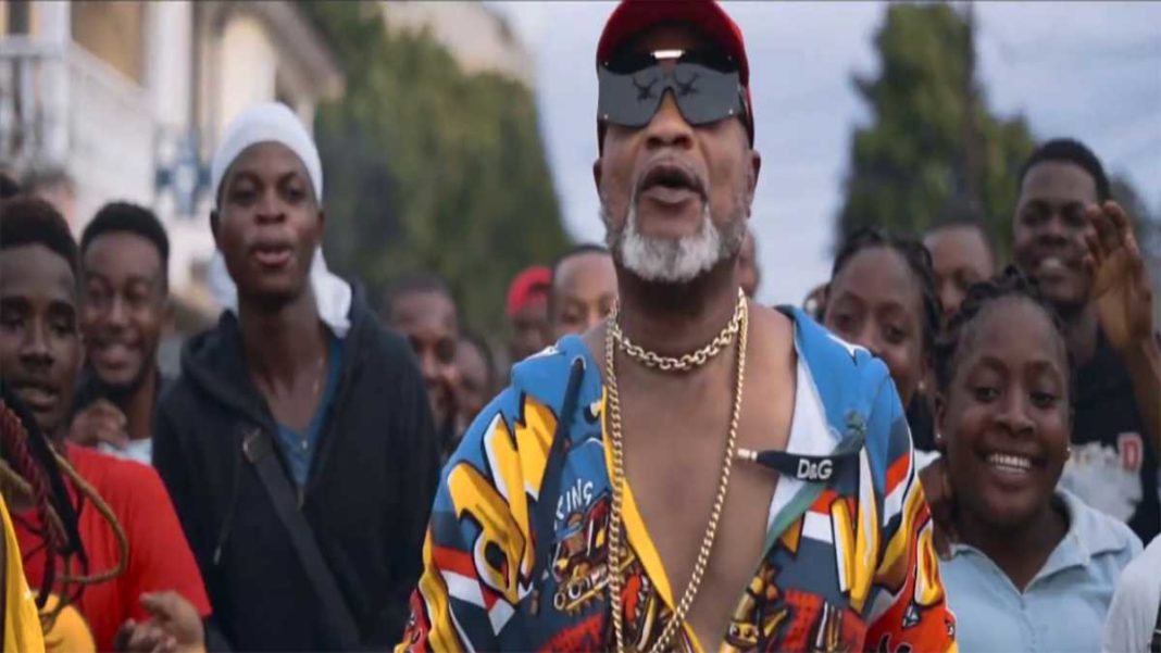 Koffi Olomide – B’Ados (Clip officiel) Koffi Olomide – B’Ados (Clip officiel)
