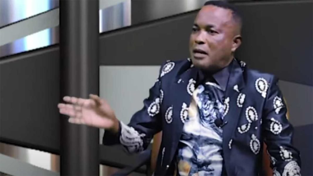 Pasteur Denis Lessie : « Fally Ipupa est populaire, mais Ferre Gola chante bien que lui »