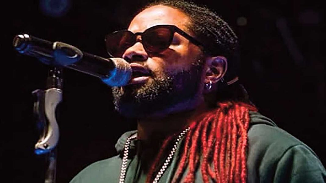 Côte d’Ivoire : Ferre Gola en visite chez la Grande Dame Asta Pink Côte d’Ivoire : Ferre Gola en visite chez la Grande Dame Asta Pink